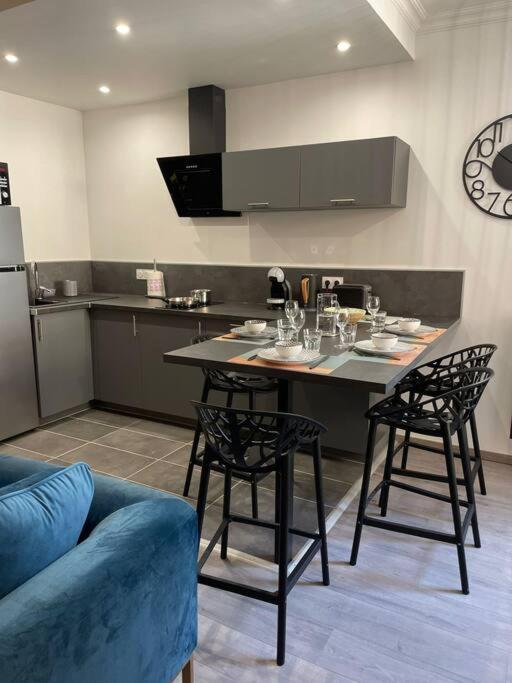 Cocon De Charline - Charme Et Elegance Dans Le Centre Apartment Montauban Exterior photo